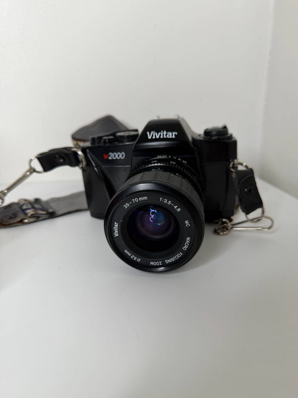 Vintage Vivitar V2000 SLR Film Camera 35-70mm f/3.5-4.8 Macro Lens working